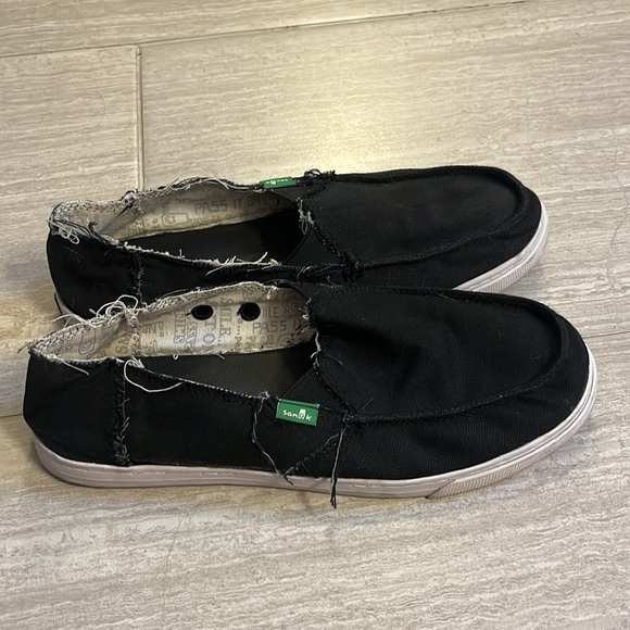 Sanuk womens slide ons. Like new. - Picture 2 of 2